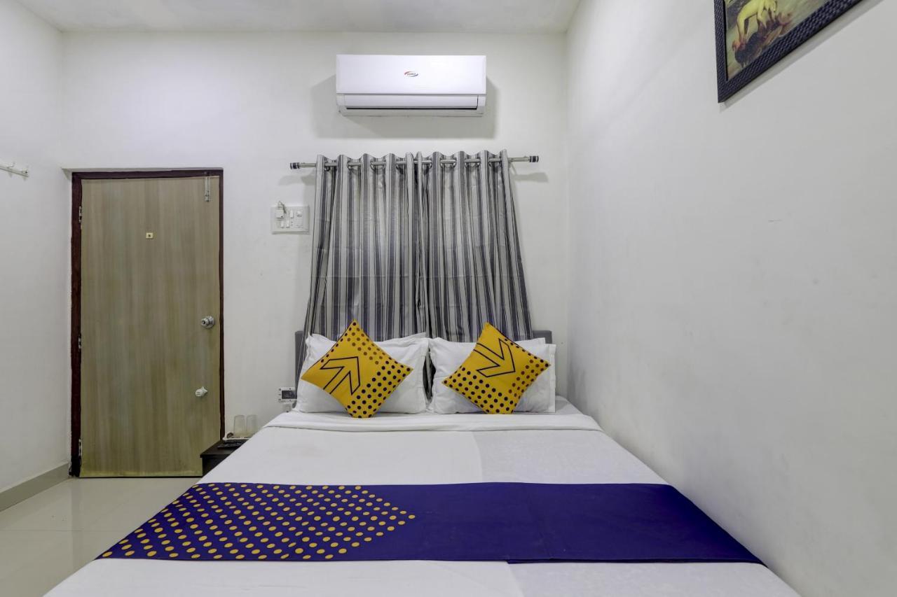Spot On 71130 Hotel Shiv Krupa Anjar Exterior photo