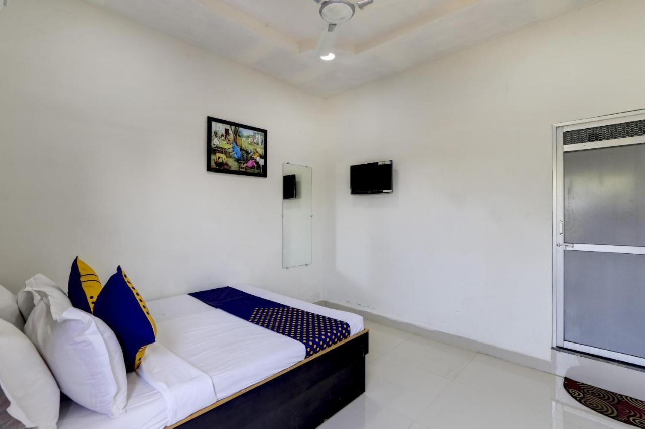 Spot On 71130 Hotel Shiv Krupa Anjar Exterior photo